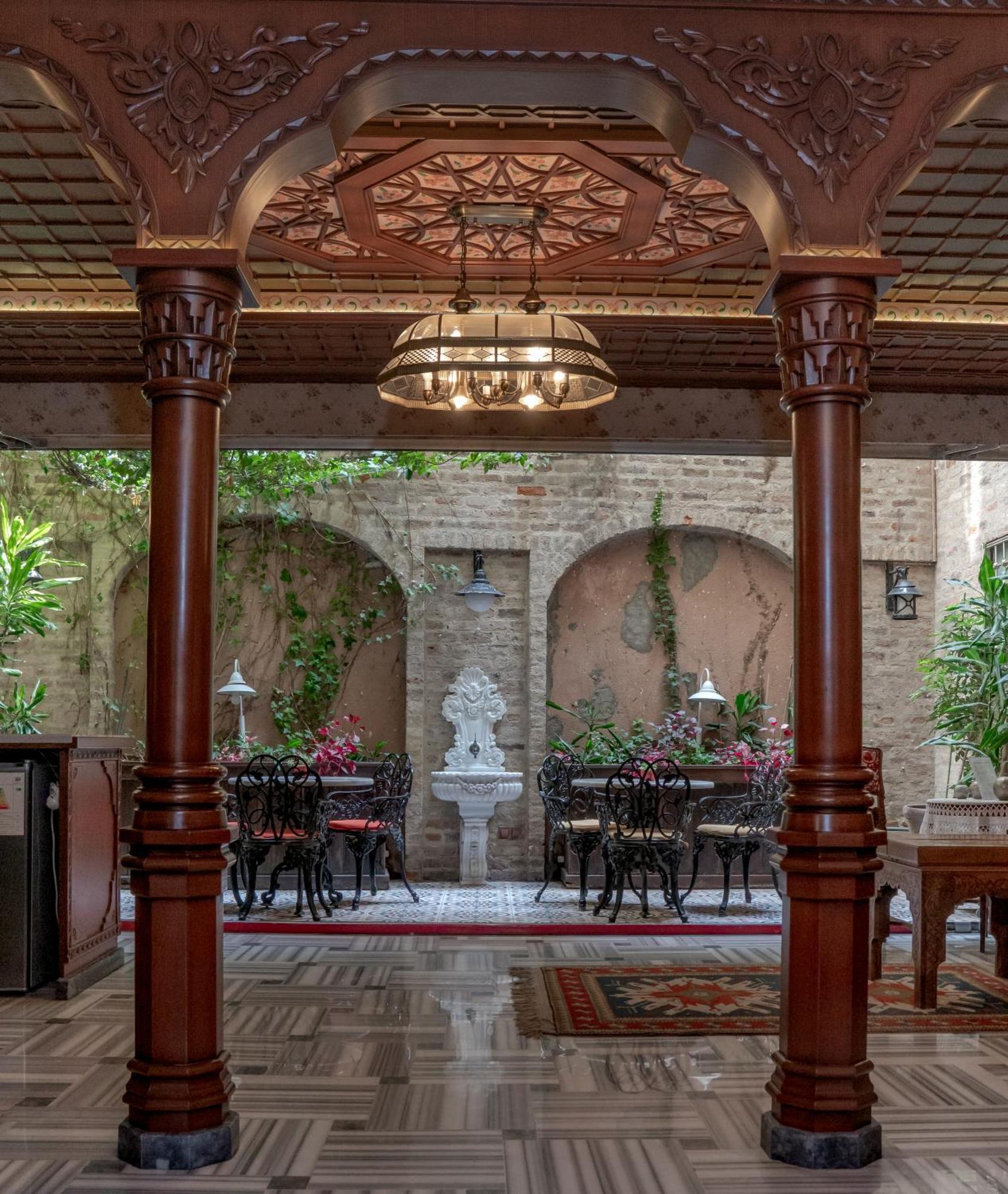Hotel Niles Istanbul Exteriör bild